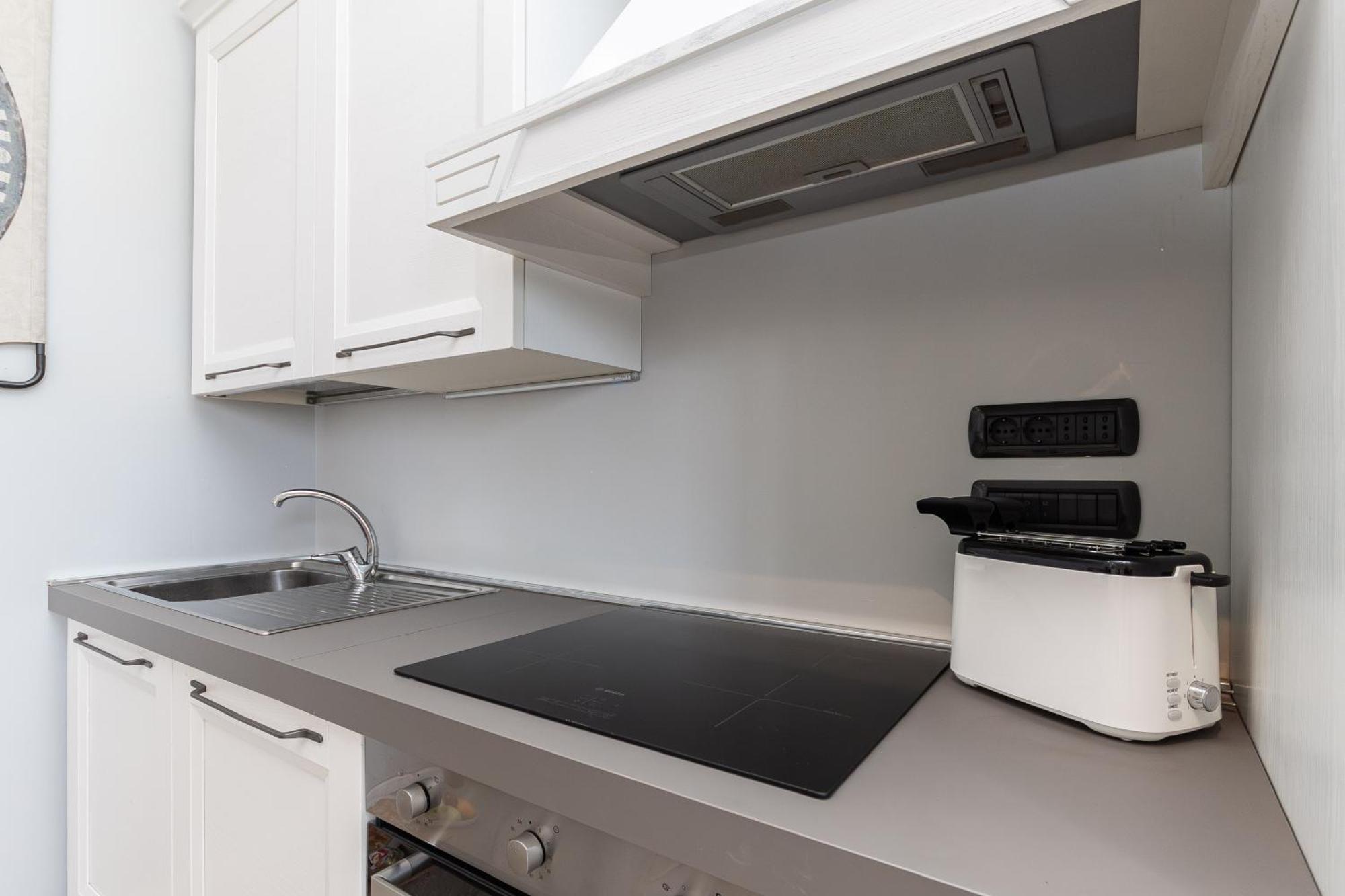 Spacious 3-Bedroom Apartment - 10 Min To City Center & 5 Min To Gaslini Hospital Gênes Extérieur photo
