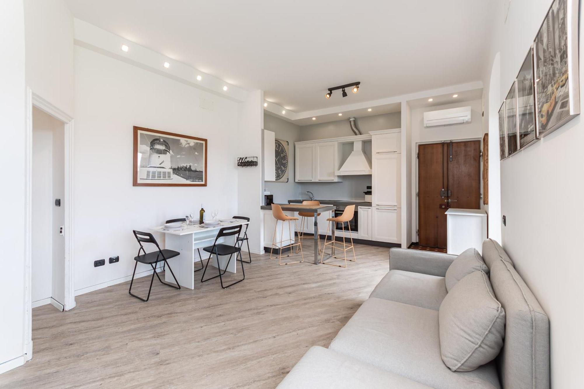 Spacious 3-Bedroom Apartment - 10 Min To City Center & 5 Min To Gaslini Hospital Gênes Extérieur photo
