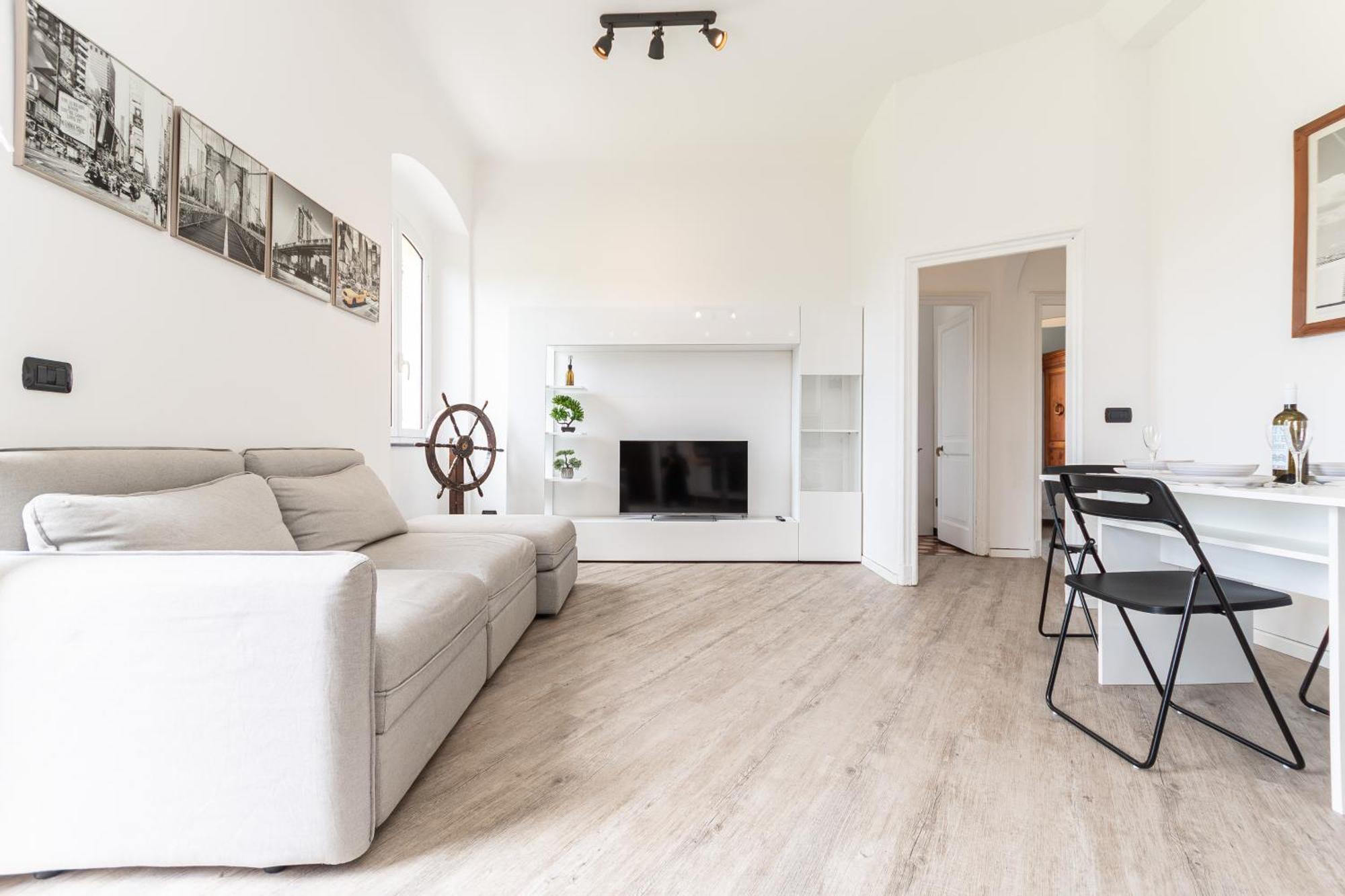 Spacious 3-Bedroom Apartment - 10 Min To City Center & 5 Min To Gaslini Hospital Gênes Extérieur photo