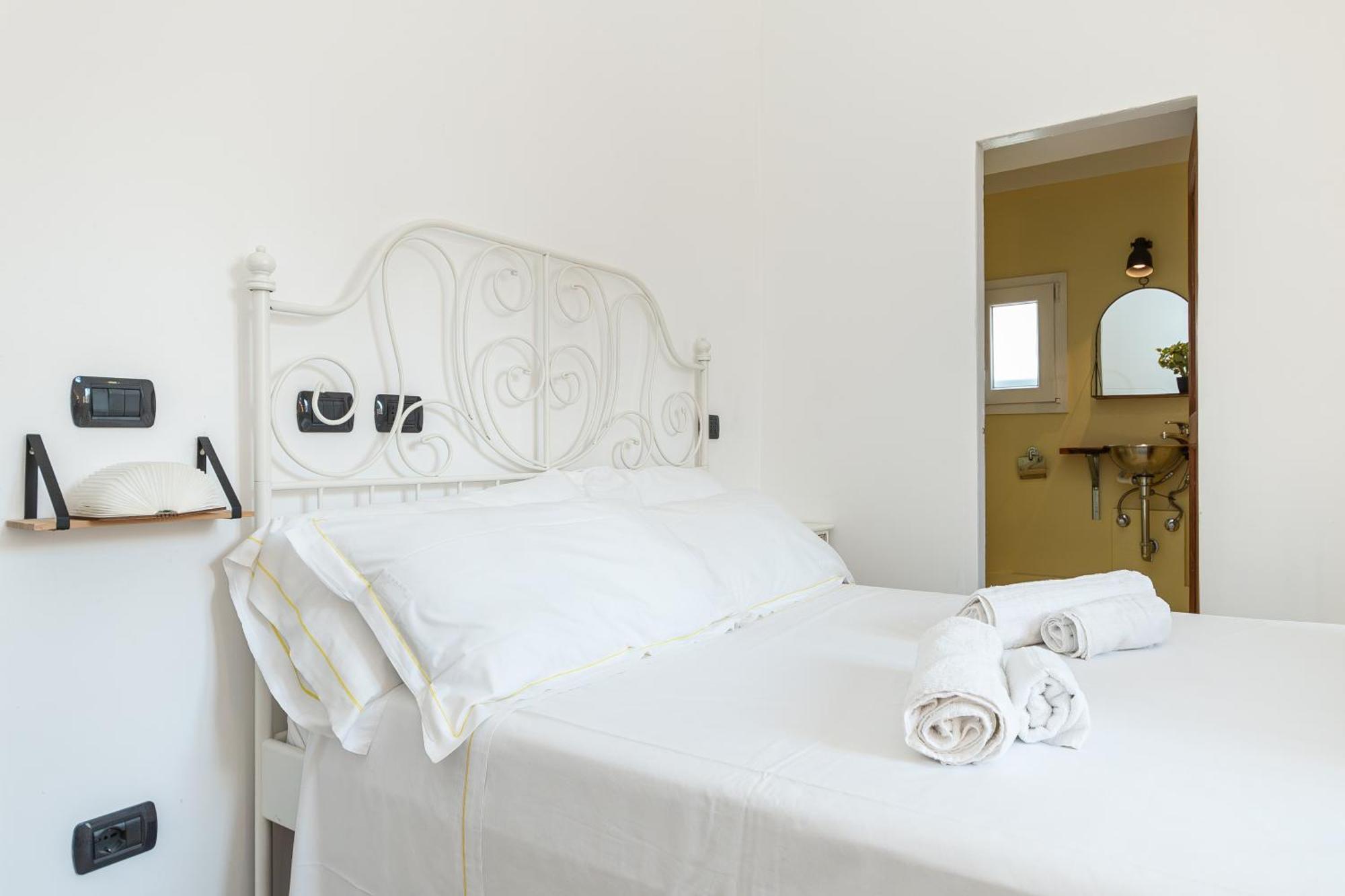 Spacious 3-Bedroom Apartment - 10 Min To City Center & 5 Min To Gaslini Hospital Gênes Extérieur photo