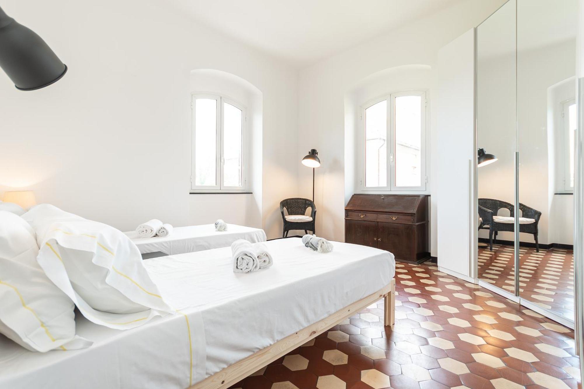 Spacious 3-Bedroom Apartment - 10 Min To City Center & 5 Min To Gaslini Hospital Gênes Extérieur photo