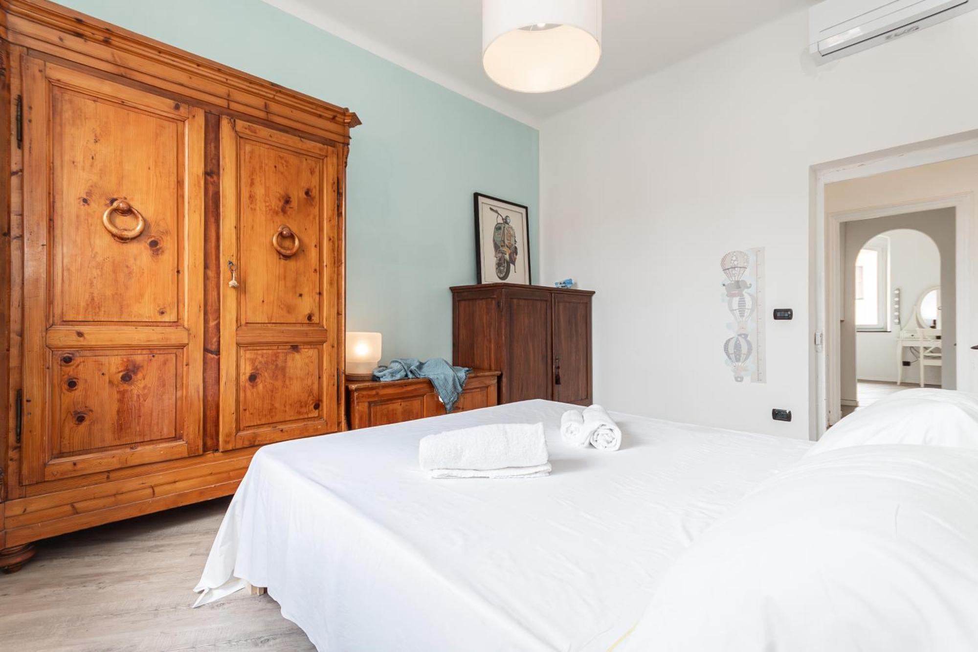 Spacious 3-Bedroom Apartment - 10 Min To City Center & 5 Min To Gaslini Hospital Gênes Extérieur photo