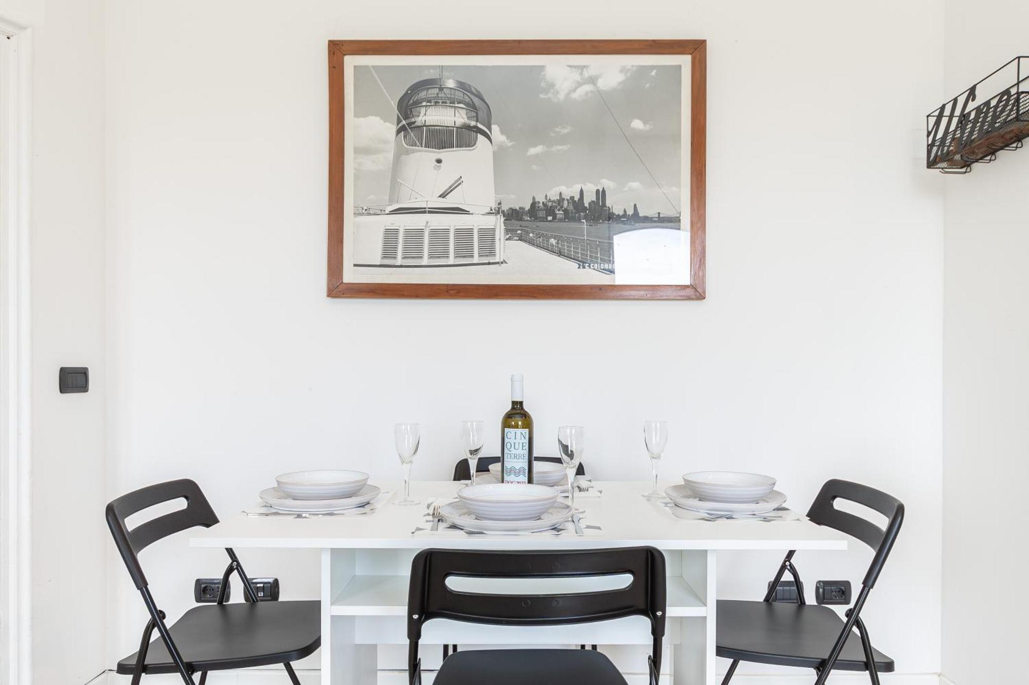 Spacious 3-Bedroom Apartment - 10 Min To City Center & 5 Min To Gaslini Hospital Gênes Extérieur photo