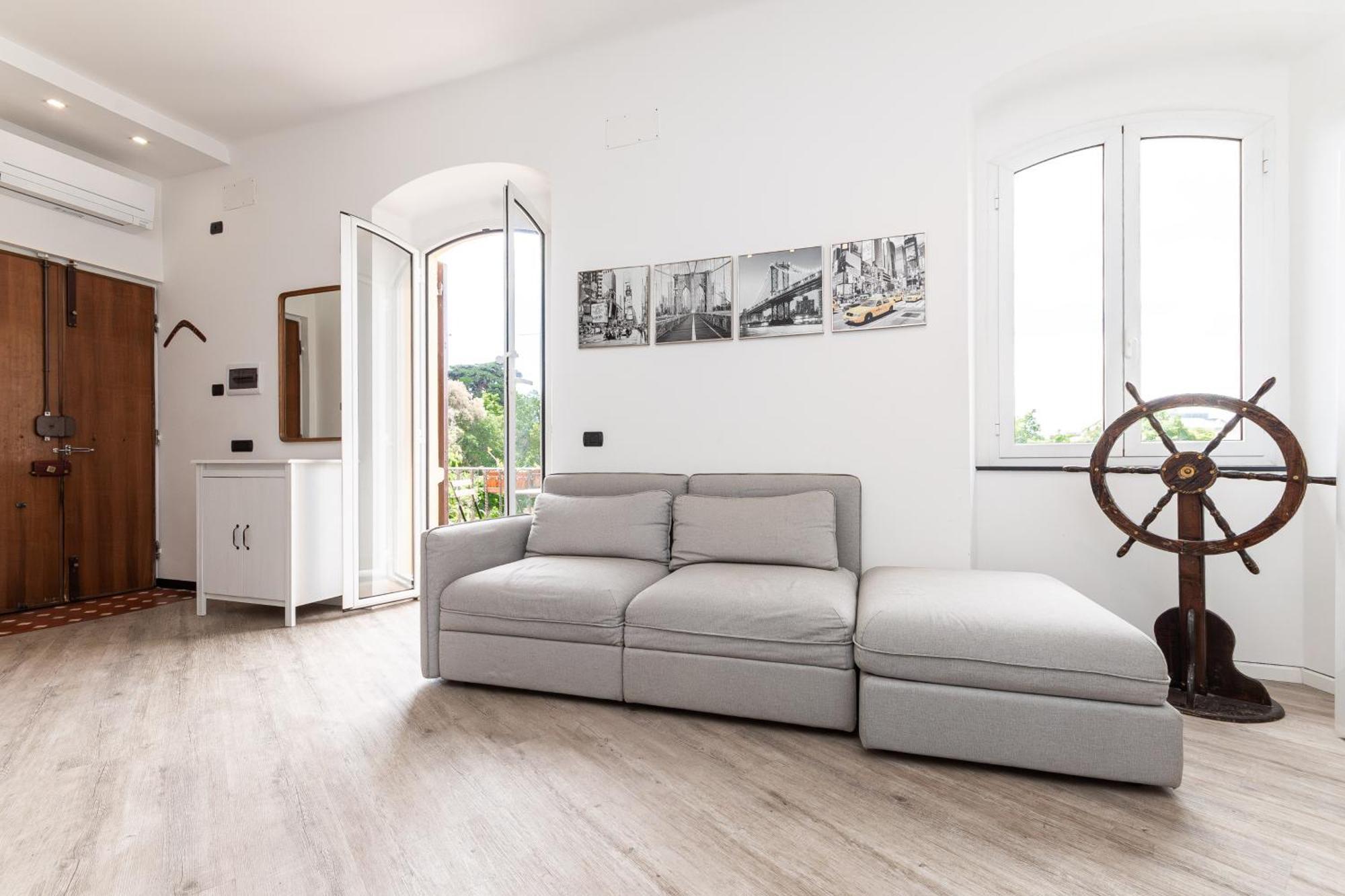 Spacious 3-Bedroom Apartment - 10 Min To City Center & 5 Min To Gaslini Hospital Gênes Extérieur photo